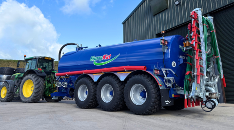 SlurryKat Maserati Blue 4500G Tri Axle Bespoke Tanker & 12m Dribble Bar