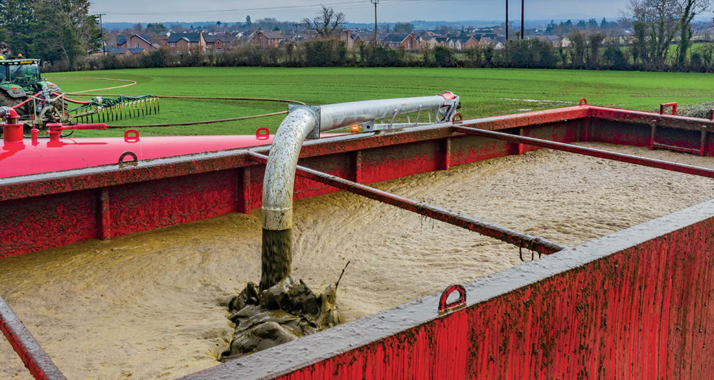 Tanque de buffer de enfermeira SlurryKat trabalhando