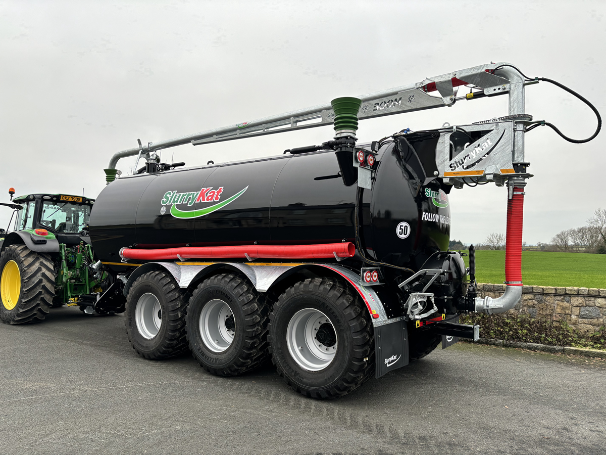 Cysterna do gnojowicy SlurryKat Tri-Axle Premium Plus